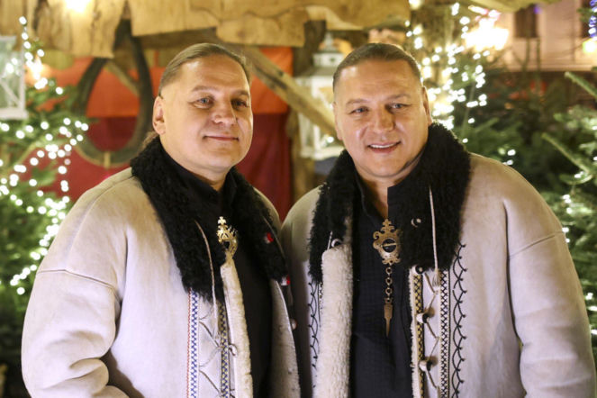 Bracia Golec oddali muzyczny hołd swojej mamie. „Kiedy się spotkamy” porusza do łez