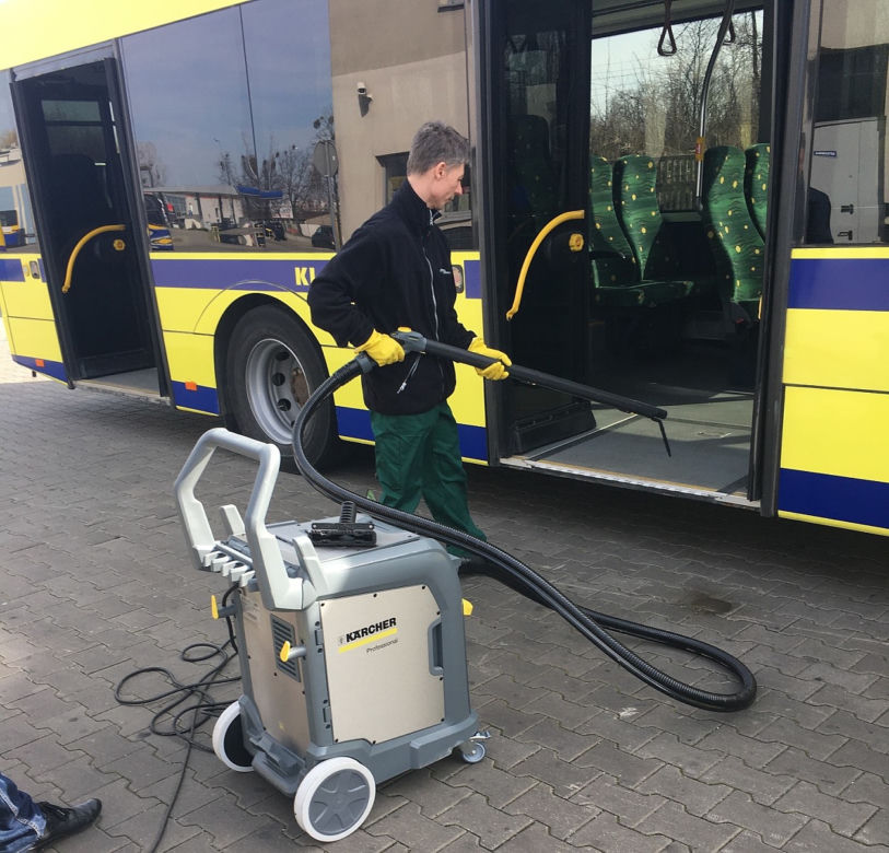 Koronawirus w Kaliszu. KLA dezynfekuje autobusy. „Chcemy chronić kierowców i pasażerów” [ZDJĘCIA]