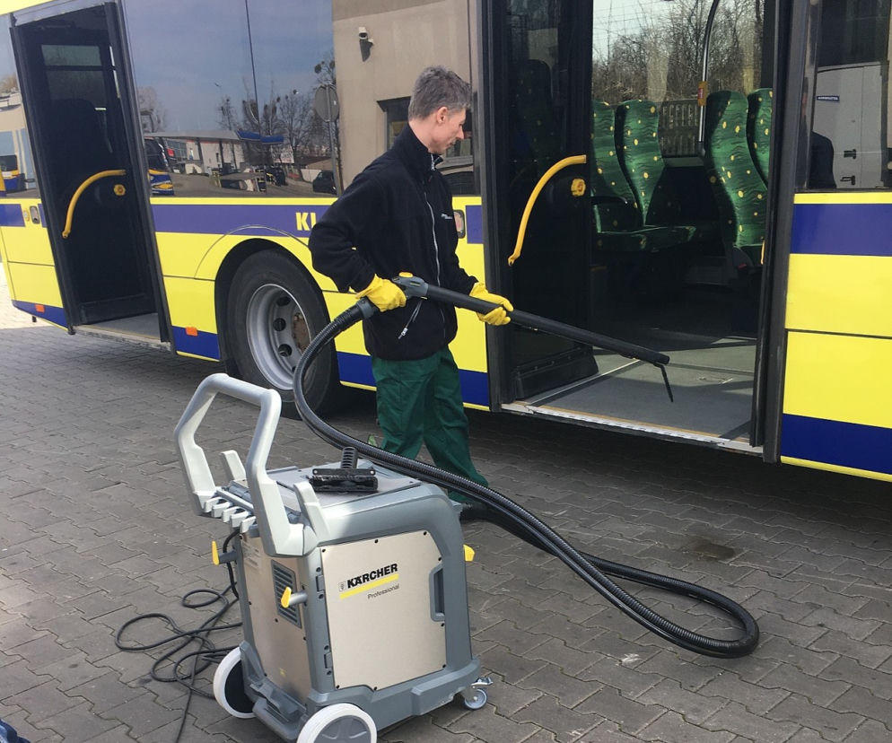 Koronawirus w Kaliszu. KLA dezynfekuje autobusy. „Chcemy chronić kierowców i pasażerów” [ZDJĘCIA]