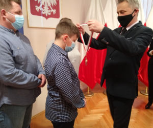 Chłopak wzorowo zareagował i uratował życie. Oto kolejny świętokrzyski Młody Bohater