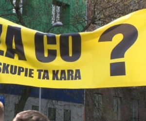 Wierni z Jasienicy przyjechali bronić księdza Lemańskiego