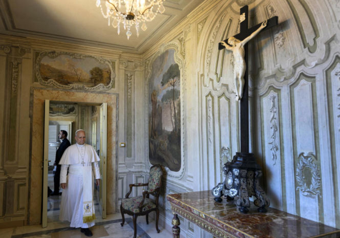 Papież zaczyna wakacje! Zobacz, gdzie mieszka Leon XIV
