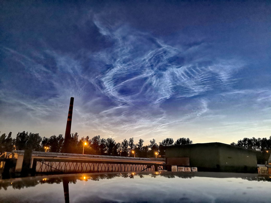 Śląskie. Zjawiskowe Obłoki Srebrzyste na niebie. Pięknie to wygląda!. Zobaczcie [GALERIA]