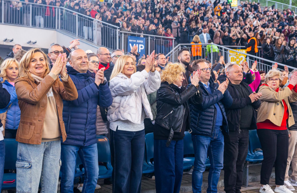Juwenalia Kieleckie 2026. Kadzielnia oszalała! Enej i Golec uOrkiestra porwali tłumy na wielkim finale UJK