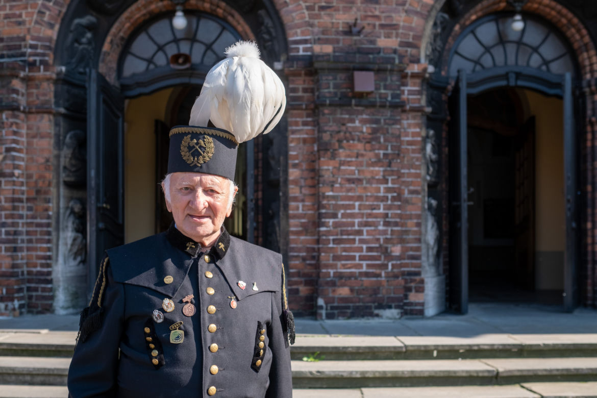 Górnik, który bierze udział w  widowisku "Idą Powstańcy"