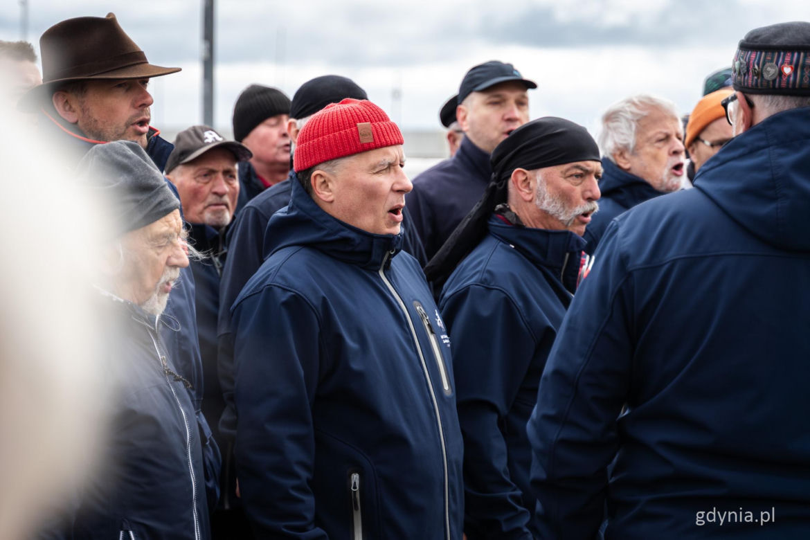 Tablica upamiętniająca Bohdana Sienkiewicza na Alei Żeglarzy w Gdyni