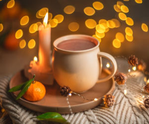 Hit tej zimy! Mandarynkowa gorąca czekolada, która pachnie świętami
