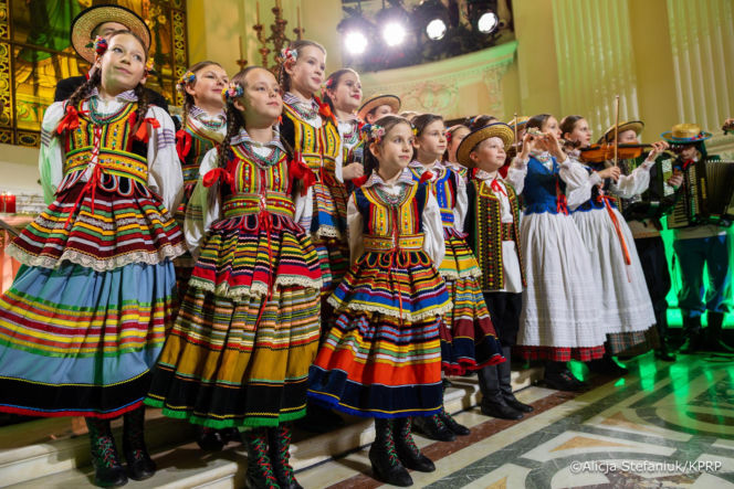 Karol i Marta Nawroccy na kolędowaniu