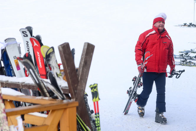 Michał Wójcik z PiS szaleje na nartach
