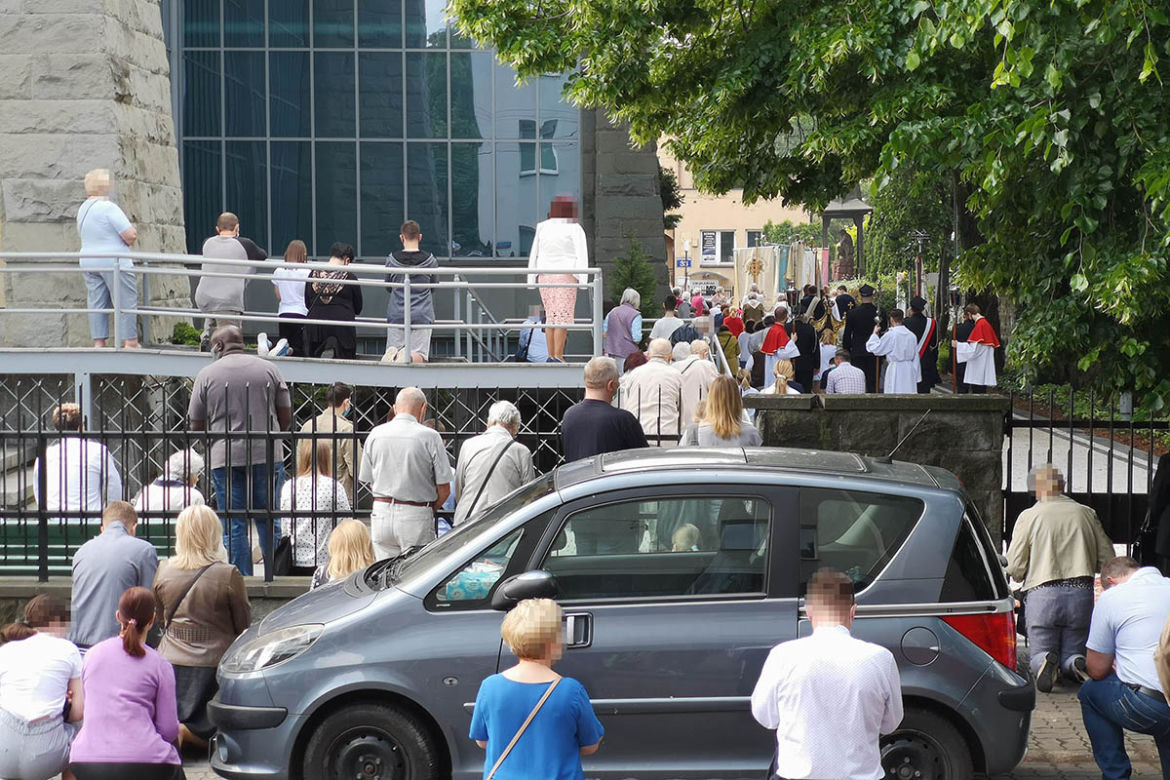 Pawłowicz modliła się o prawo i sprawiedliwość