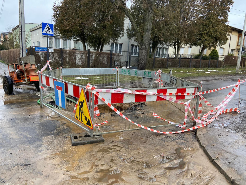 Dziury urywające zawieszenie i źle łatane jezdnie. Łodzianie są załamani stanem dróg w mieście