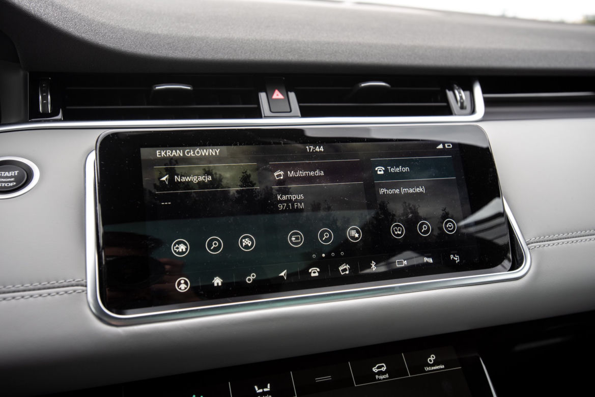 Range Rover Evoque D240 HSE vs Lexus UX 250h 