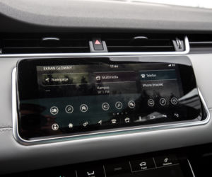 Range Rover Evoque D240 HSE vs Lexus UX 250h 