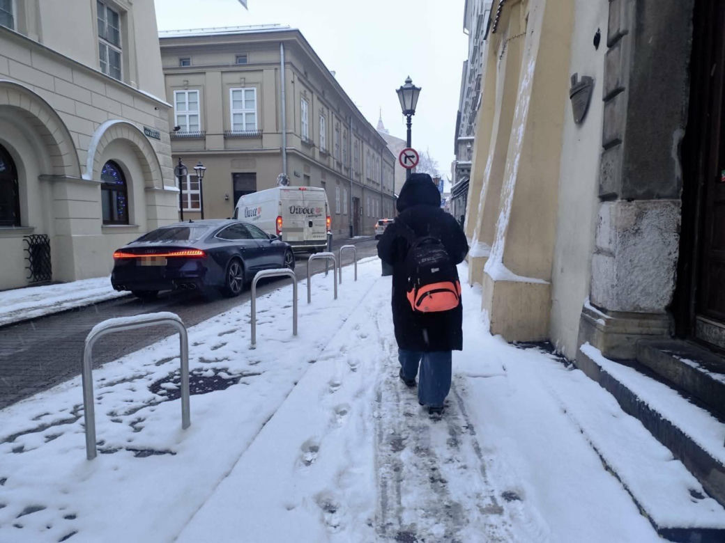 Potężny atak zimy w Krakowie! Śnieg nie odpuści, synoptycy nie mają dobrych informacji