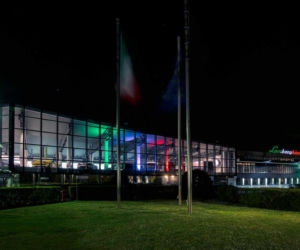Lamborghini produkuje maseczki ochronne i przyłbice