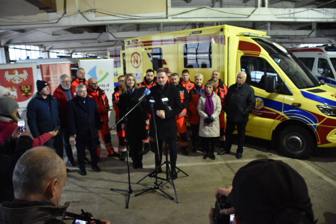 Nowoczesny ambulans do przewożenia noworodków w Olsztynie. Trafił do stacji pogotowia ratunkowego