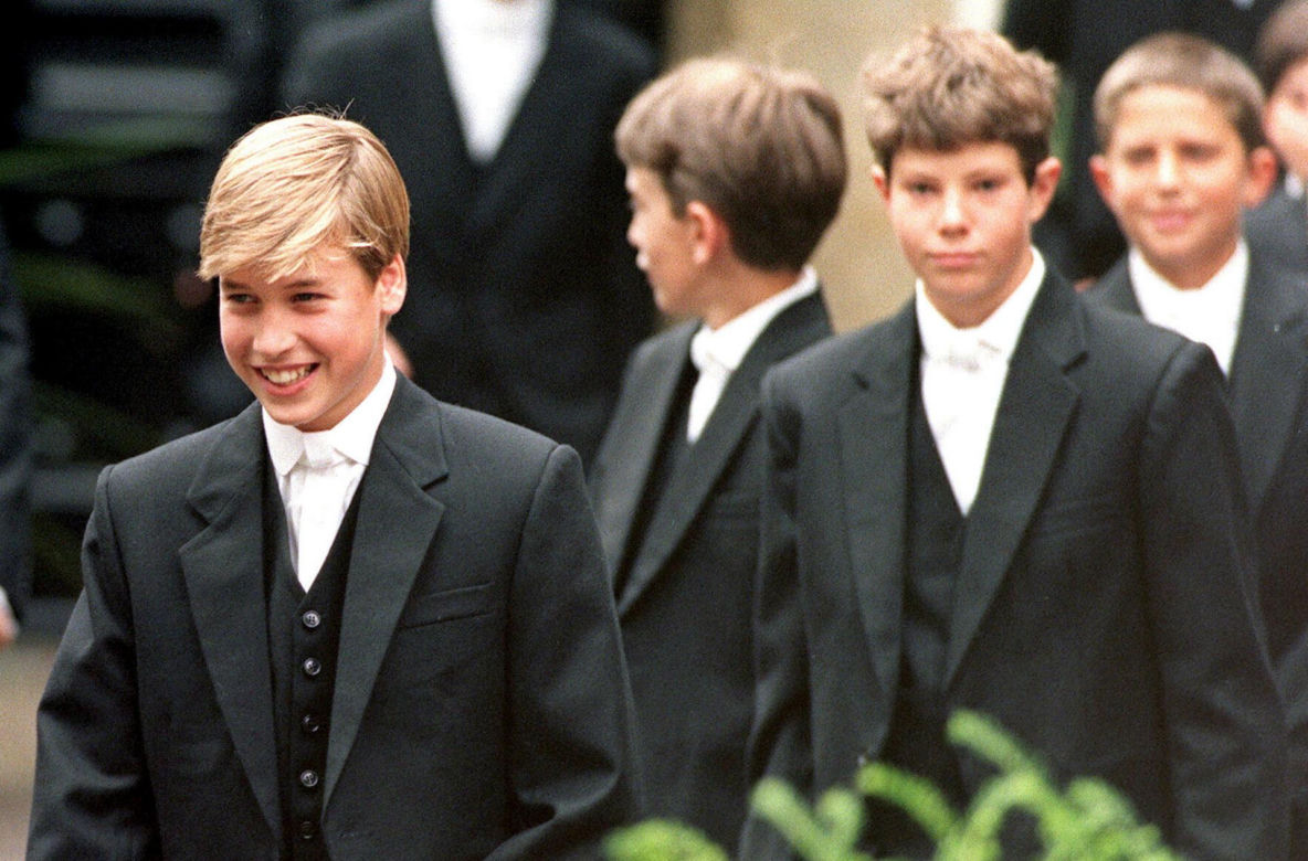 Książę George rozpoczął naukę w Eton. 25 lat temu tą samą szkołę rozpoczynał jego ojciec książę William