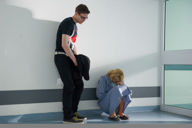 Na Wspólnej odcinek 2033, Maks Brzozowski (Adam Fidusiewicz), Ilona Zdybicka (Anna Samusionek)