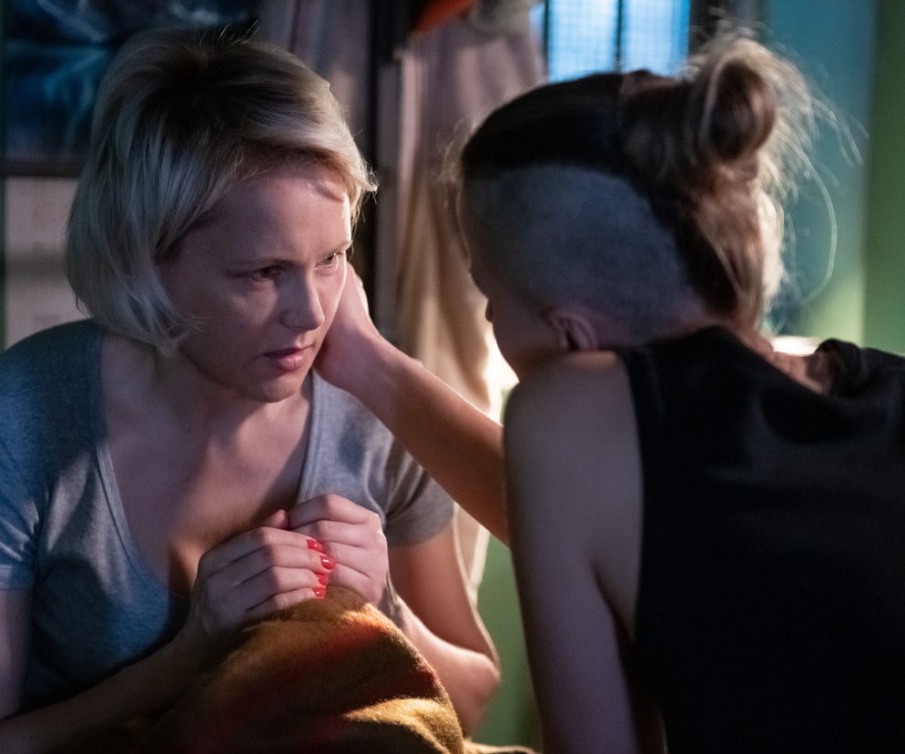 Na Wspólnej odcinek 2891, Ilona (Anna Samusionek), Kazia (Ewa Kustusz)