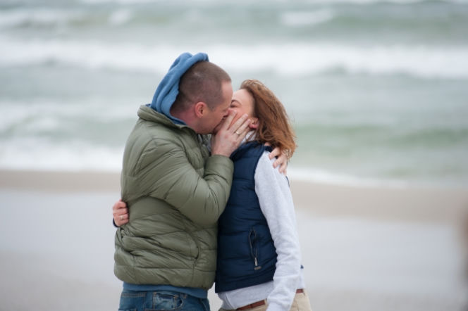 Lekarze 3 sezon odcinek 3 (odc. 29). Alicja (Magdalena Różczka), Maks (Paweł Małaszyński)
