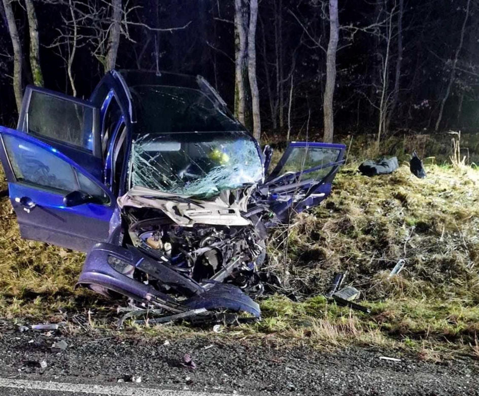 Śmiłowo. 41-latka ofiarą śmiertelnego wypadku. Trzy inne osoby ranne w zderzeniu audi i peugeota 