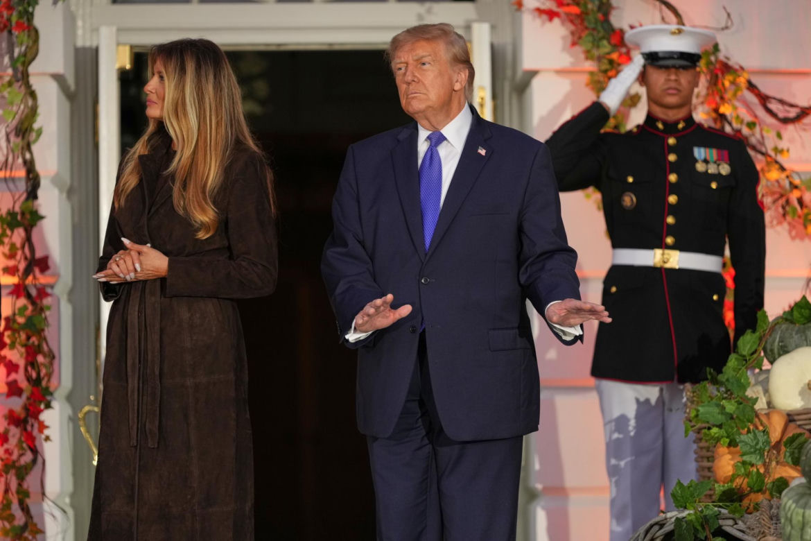 Cukierek albo psikus! Trump zaskoczył pod Białym Domem