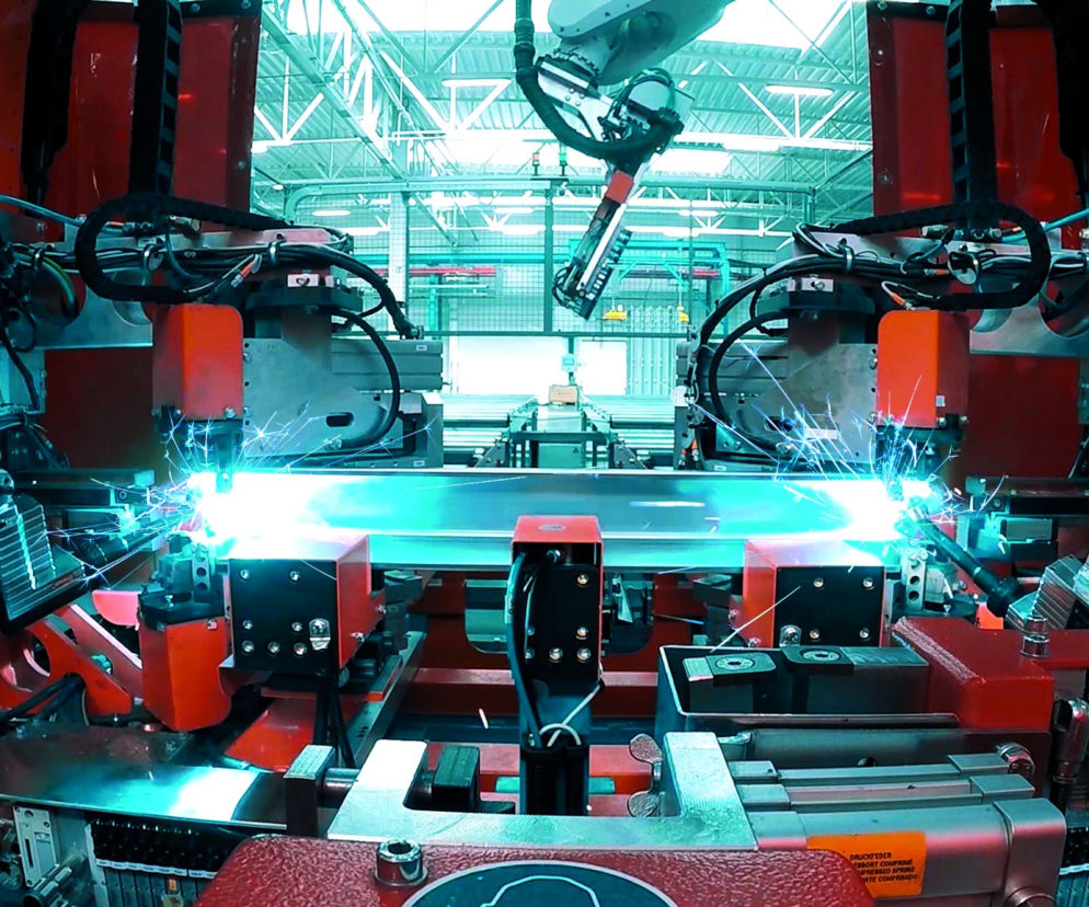 Automatyzacja produkcji - roboty z hali zakładu w Ełku PORTA Steel