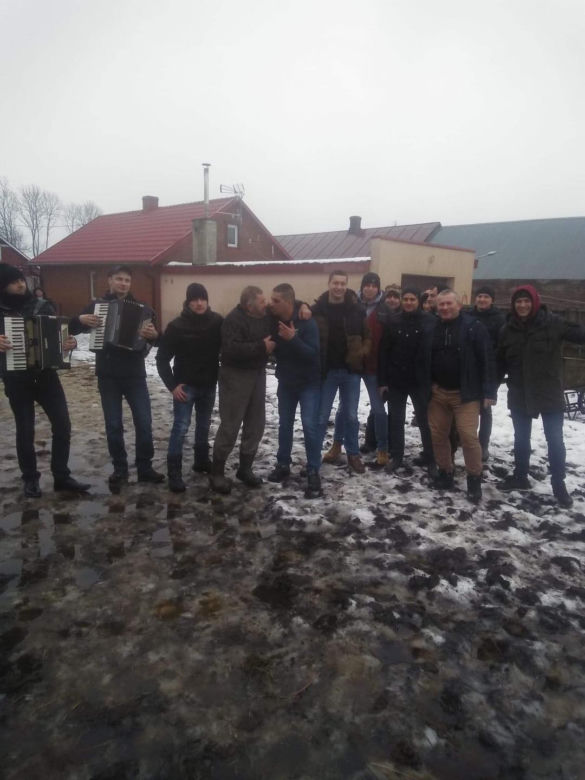 Rolnicy Podlasie. Tak żyją i mieszkają Gienek i Andrzej z Plutycz [ZDJĘCIA]
