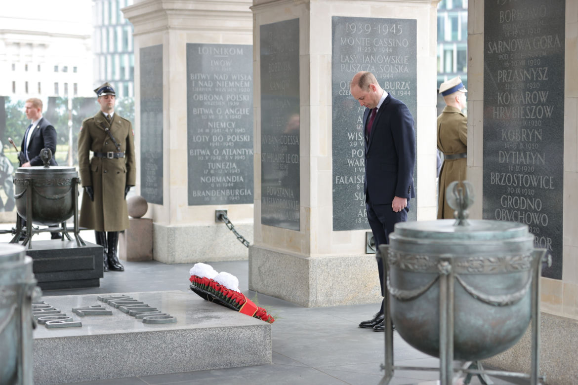 Książę William złożył wieniec na Grobie Nieznanego Żołnierza w Warszawie