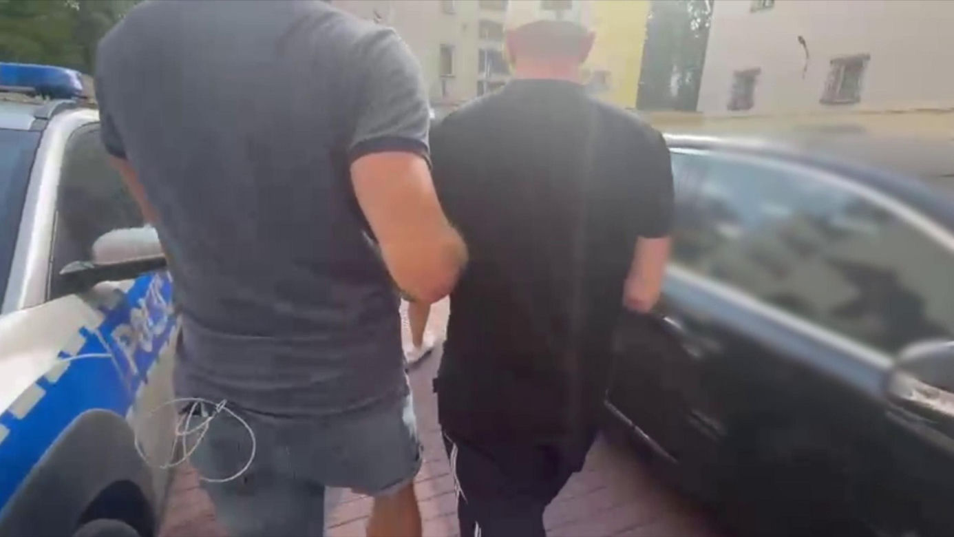 Białoruski gangster wpadł w Warszawie! Za handel bronią szukała go cała Europa