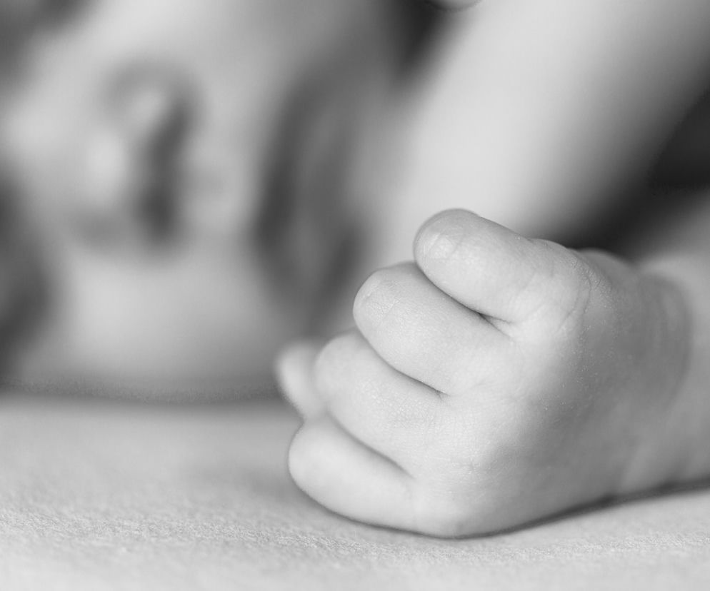 Płońsk. Mały Mateuszek wyrzucony na śmieci. Zaskakująca decyzja prokuratury!