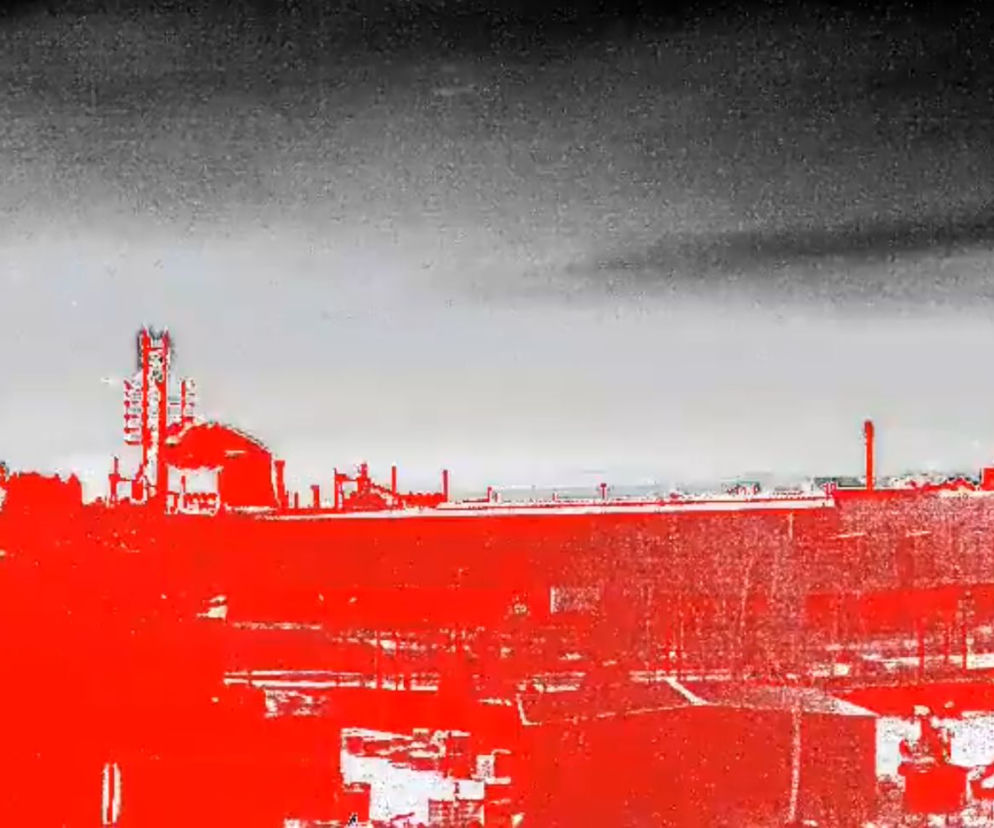 Widok z kamery termowizyjnej na dawna Hutę Katowice 