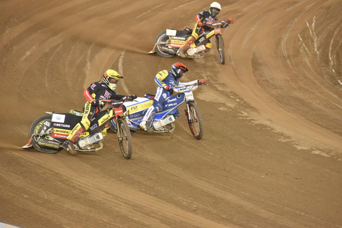 PRES Grupa Deweloperska Toruń - Betard Sparta Wrocław, zdjęcia kibiców i zawodników z Motoareny