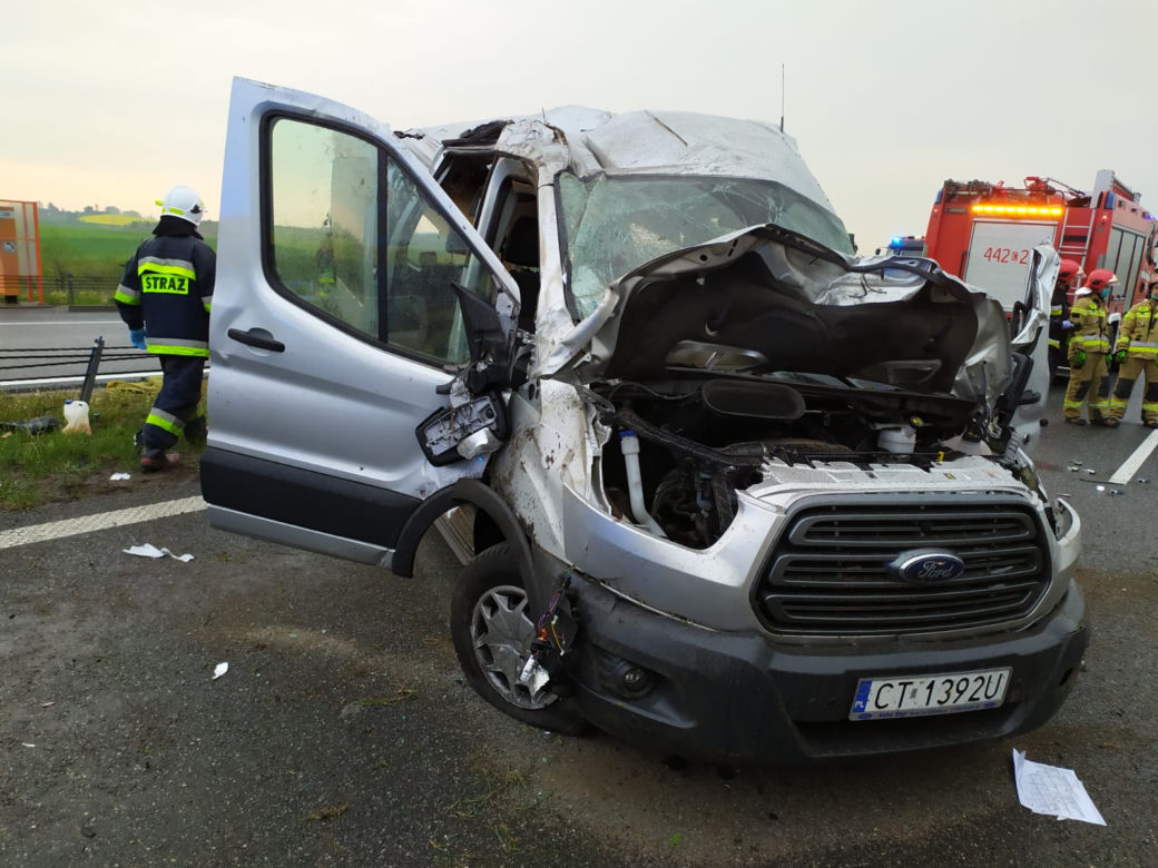 Wypadek na A1 w Gorzuchowie, wszystkie osoby zostały przewiezione do szpitala