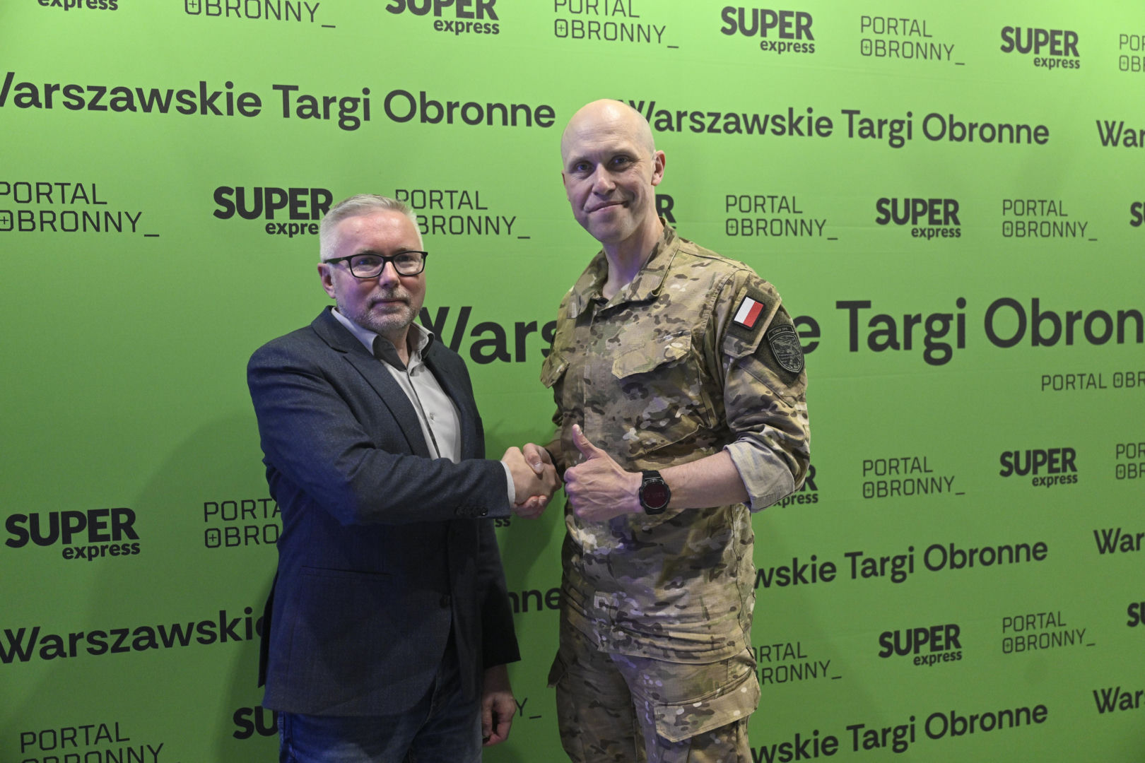 Warszawskie Targi Obronne. Scena Biała. Fire chat: Gen. Chmielewski o pasji do cyberbezpieczeństwa i i ekstremalnego biegania