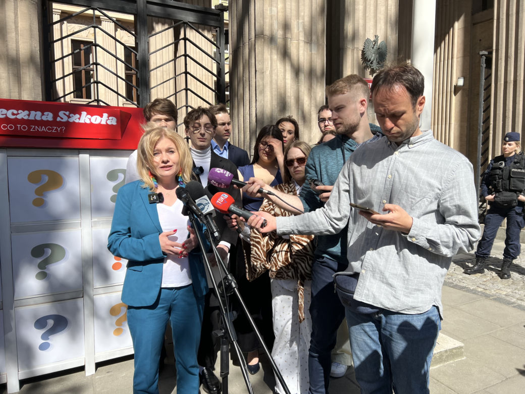 Ranking Szkół Przyjaznych LGBTQ+ 2023 - instalacja pod MEiN