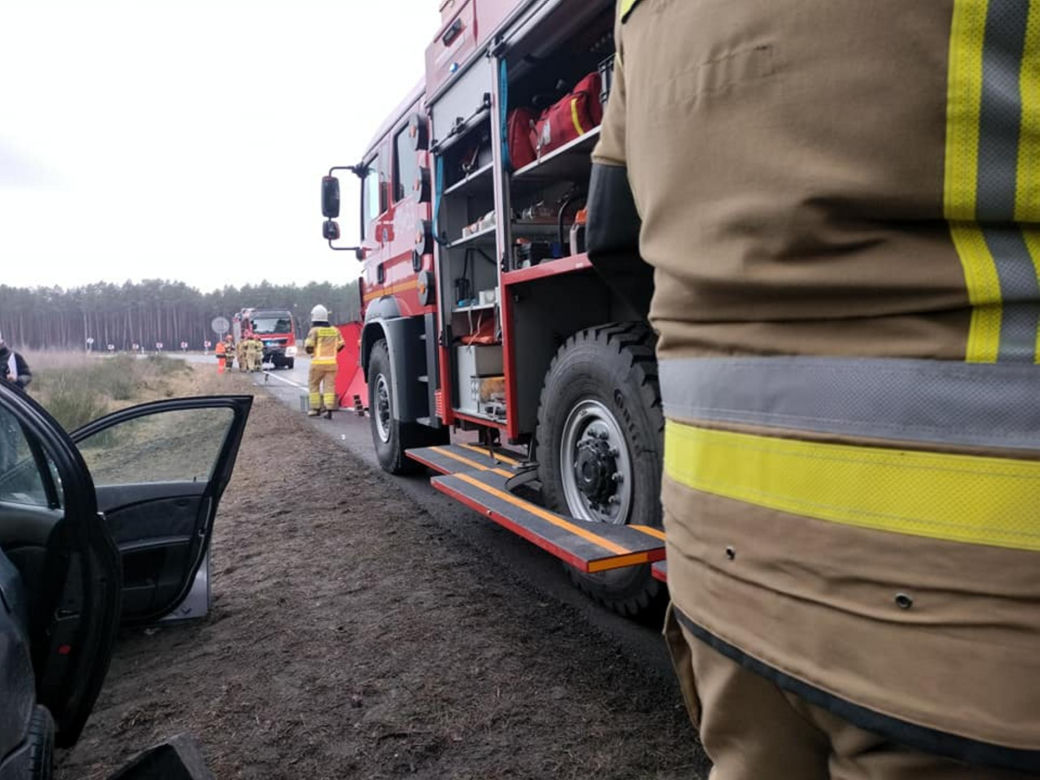Anielin. Strażak ochotnik zginął w wypadku. Jechał z tatą oddać krew potrzebującym [ZDJĘCIA].