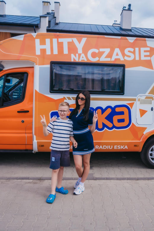 Roxie Węgiel wsiadła za kółko i wypadła zawodowo! To ona dostarczyła kampera słuchaczom ESKI