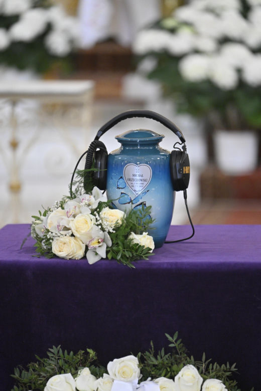 Syn DJ'a Hazela pożegnał tatę pięknymi słowami. Taki napis pojawił się na wieńcu