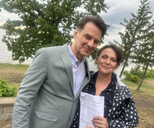 M jak miłość po wakacjach. Marysia (Małgorzata Pieńkowska), nowy bohater Jerzy Wielicki (Marcin Kwaśny) na planie