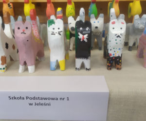 Wystawa  drewnianych zabawek w GOK Jeleśnia