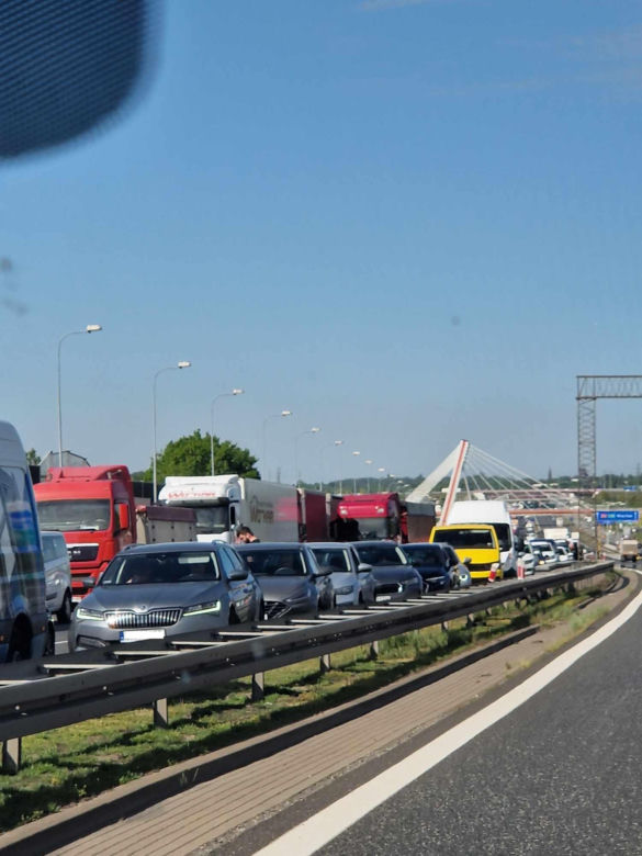 Śmiertelny wypadek na autostradzie A4 w Zabrzu. Droga jest zupełnie zablokowana