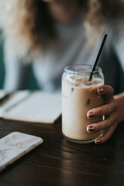 Iced coffee to idealny sposób na orzeźwienie w upalne dni 