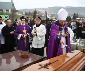 Ostatnie pożegnanie księdza Piotra Pławeckiego