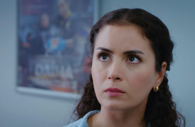 Dziedzictwo, odcinek 891: Nana i Nazli uciekają z rąk Trucizny, a Ayse traci przytomność po przyjęciu niewłaściwych leków