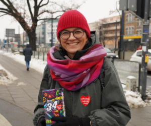 Zbierali do puszki na zdrowe brzuszki. Serduszkowe szaleństwo opanowało stolicę