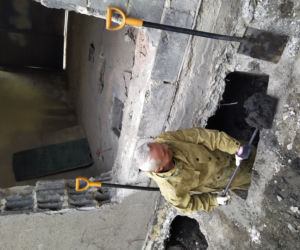 badania archeologiczne  na patio kamienicy przy ul Dworcowej 2  