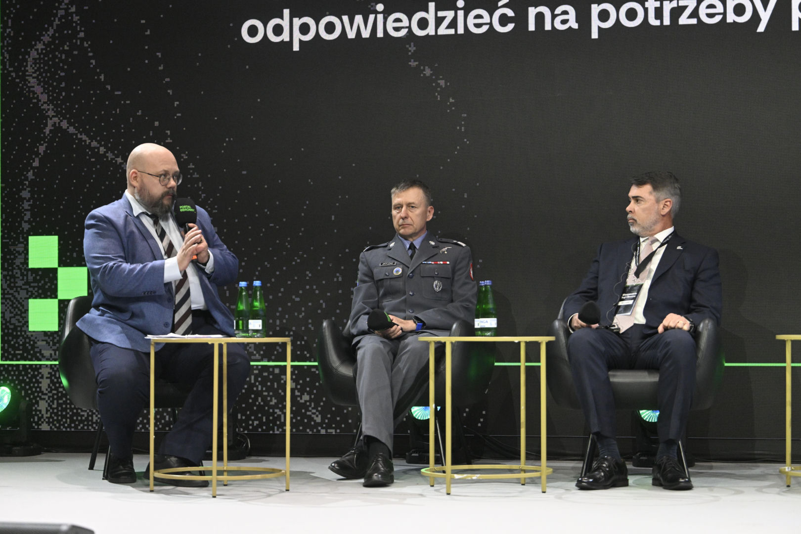 Scena Biała Przewaga powietrzna w nowoczesnym konflikcie. Od koncepcji użycia, przez zakup do misji lotniczych. Jak optymalnie odpowiedzieć na potrzeby polskich Sił Powietrznych?