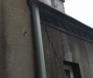 Pęknięta kamienica w Katowicach grozi zawaleniem. Wszystko przez budowę hotelu