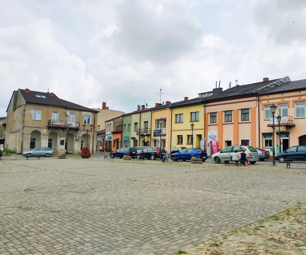 Tutaj nadano prawa miejskie Łodzi. To jedno z najważniejszych miast w województwie łódzkim